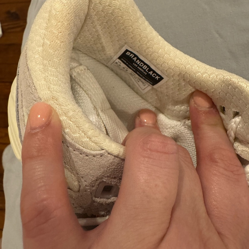 Cream and white trainers Brandblack - Picture 3 of 3
